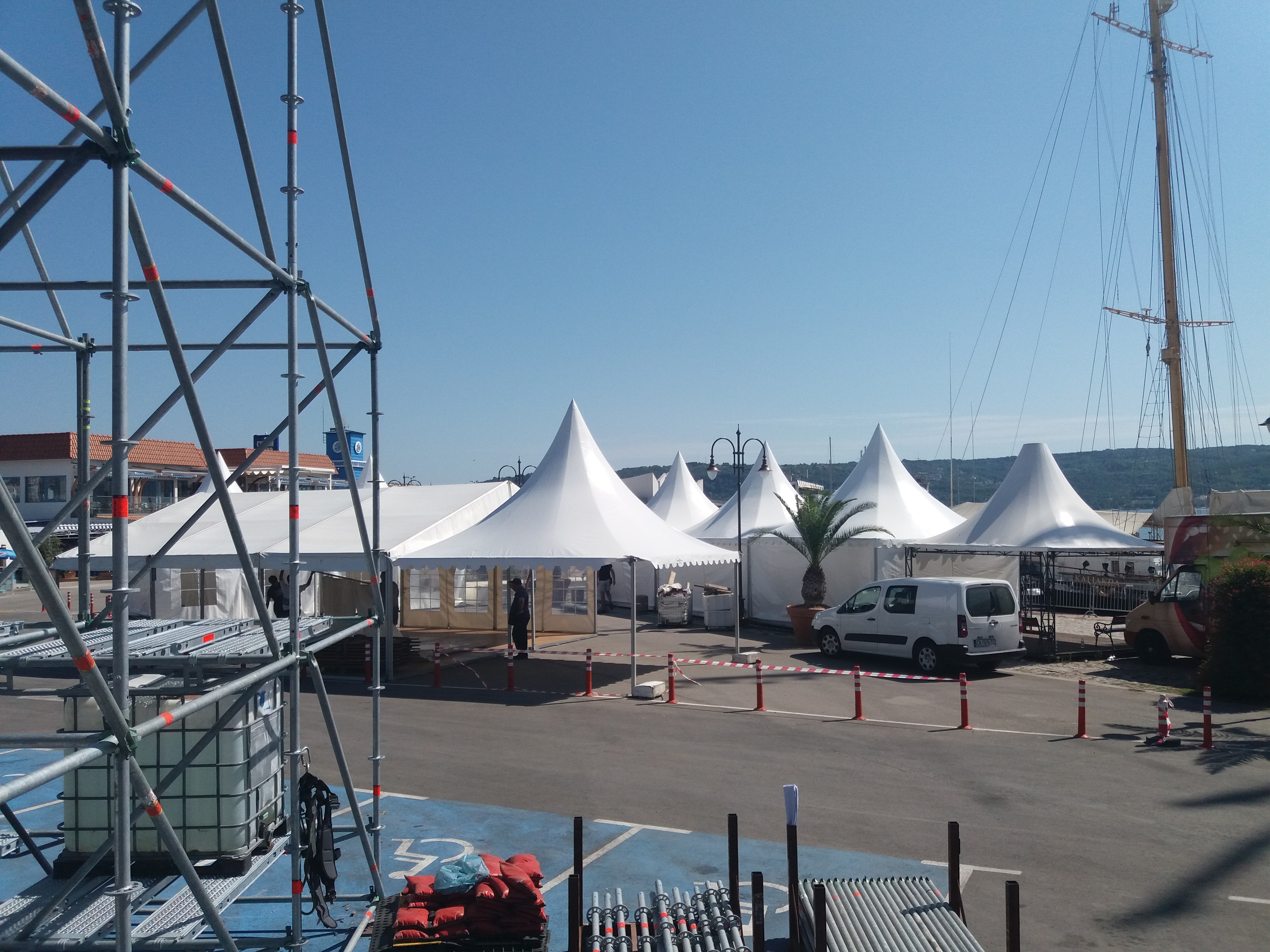 Наем на шатри - Megarock Varna